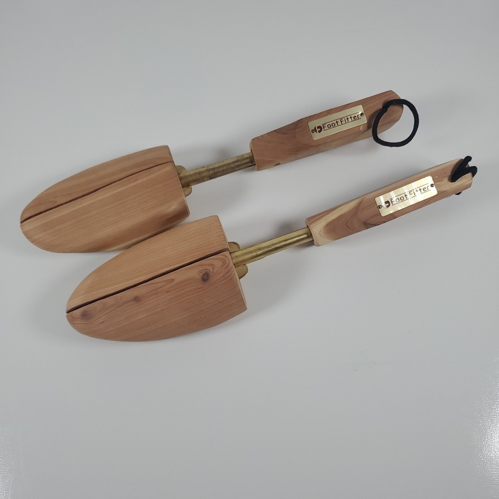FootFitter Sir James Cedar Shoe Tree with Split Toe- Adjustable Shoe Shaper‎